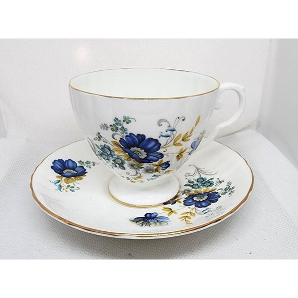 Rare Vintage Royal Grafton Fine Bone China England Collectible TeaCup And Saucer - Picture 3 of 9